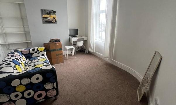 42 Wood Fold, Sheffield, S3 9PE